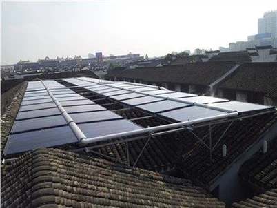 Colecionador solar na cobertura